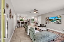 Rejuvenating Palm Springs Hideout