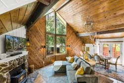 Super Chic Pines Hideaway