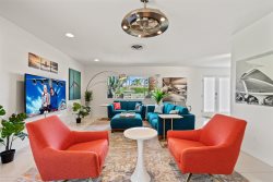 The Stopover Aviation themed house with pool and spa