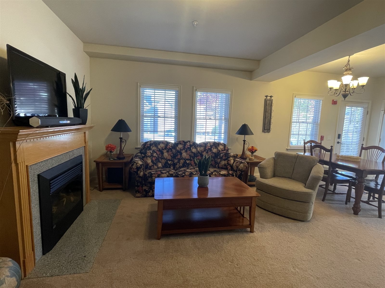 Slope side Northern Lights 6 family vacation