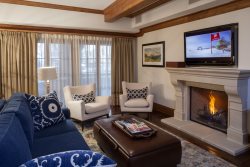 Willows 2 Bedroom ADA Luxury Residence ~ Vail Village & Gorgeous Rock Hot Tub! 