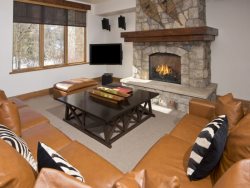 Gore Creek Place 5 Bedroom/5.5 Bath, WALK TO SLOPES! Views! Private Hot Tub!