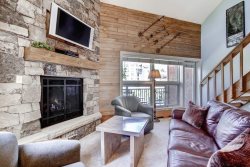Lion Square - South 576, 2 Bedroom + Loft/2 Bath, SKI IN/SKI OUT, Mountain View, Pool & Hot Tubs!