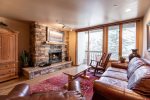 Townsend Place B103, 2 Bedroom/2 Bath, SKI IN/SKI OUT, Mountain Views! Community Hot Tub!