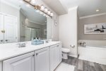 Sunset Island 37 Fountain Drive West, Unit 3E Master Bathroom