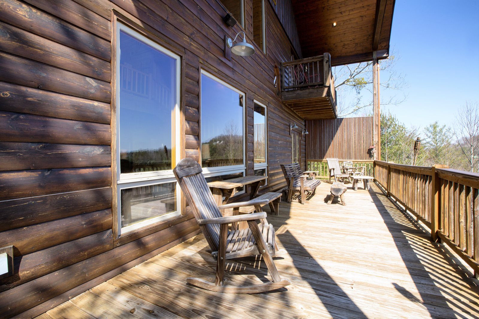 HAPPY TRAILS Luxury Cabin Rental | Above The Rest