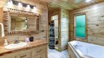 KING BEDRM w/ENSUITE BATHRM & GARDEN TUB