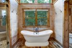 FREESTANDING SOAKER TUB & WALK-IN SHOWER