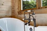 SOAKER TUB INCLUDES HAND SHOWER SPRAY