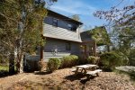 FOUR BEARS FRONT YARD w/PICNIC TABLE