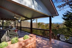 Four Bears Ridge - Mountain Family Retreat, Panoramic Views, Hot Tub, Fire Pit, Game Room, Minutes from Blue Ridge, GA