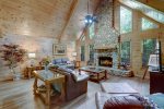 GRAND LIVING ROOM