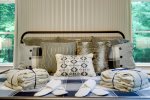 TURKSIH BATH TOWEL BUNDLES & COMPLIMENTARY TAKEAWAY SLIPPERS