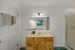 MAIN LVL ENSUITE BATHRM VANITY