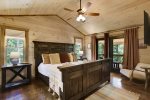 LOFT MASTER KING BEDRM SUITE w/PRIVATE DECK ACCESS
