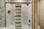 D/STAIRS SHARED BATHRM w/SOAKING TUB-SHOWER COMBO