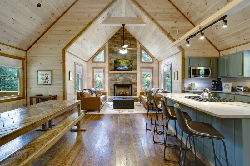 Lazy Luxury - Newly Built Refined Rustic: Luxe King Beds, Fire Pit, & Treetop Decks