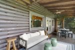 MAIN LVL DECK LOUNGE AREA