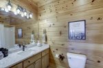 D/STAIRS SHARED FULL BATHRM w/SOAKER TUB/SHOWER COMBO