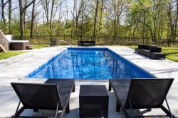 Pool & Hot Tub Open for 24, Close to New Buffalo!