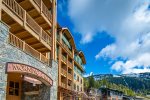 New Listing! Updated Morning Eagle Condo at Whitefish Mountain Resort *Ski in/Ski out & Hot Tub & Gym*
