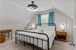 Bedroom 3- King bed 