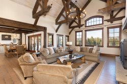 The Andesite Lodge- Ski In/Out Luxury Big Sky home! 