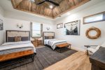 Hurricane Room 2 Queen Beds with Private Bath 
