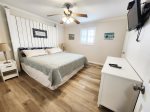 Bedroom 3 w King