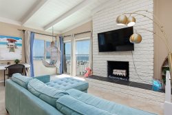 Mission Beach 2BDRM/1 BA OCEAN VIEW_SALTY_HELM_3227