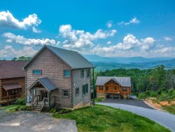 Starr Scape - Luxury Smoky Mountain Cabin w/ View of Mt. LeConte!