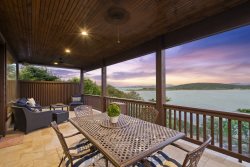 Lakebreeze Villa | Beautiful Lakefront Home!