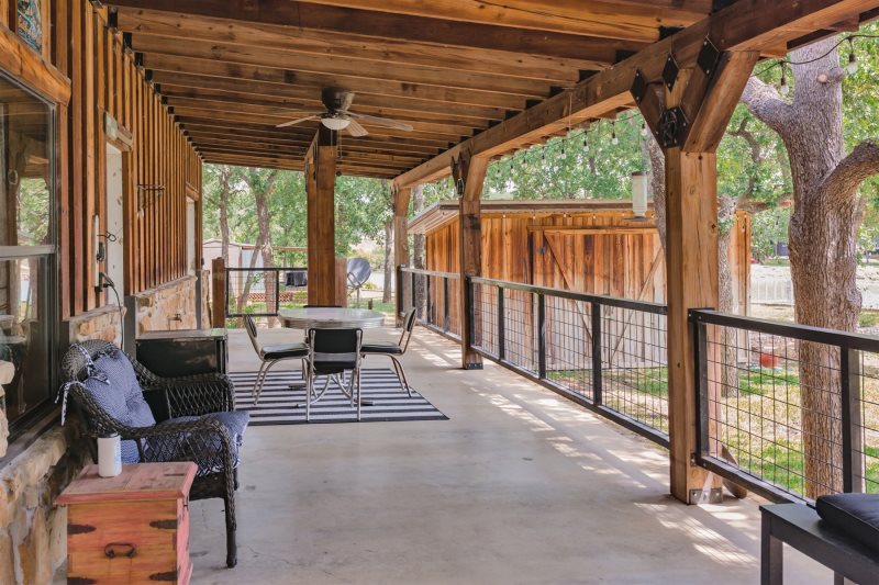 The Bear Cabins Lake Bridgeport, TX Dock Holiday 3 bedroom 3.5 bath