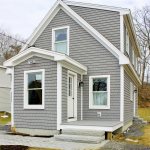 Completely Renovated Home on East Side of Boothbay Harbor Sunny 3 bedroom, 2 bath, Walk to the Footbridge and Downtown Attractions