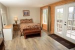 Lower Level queen bed