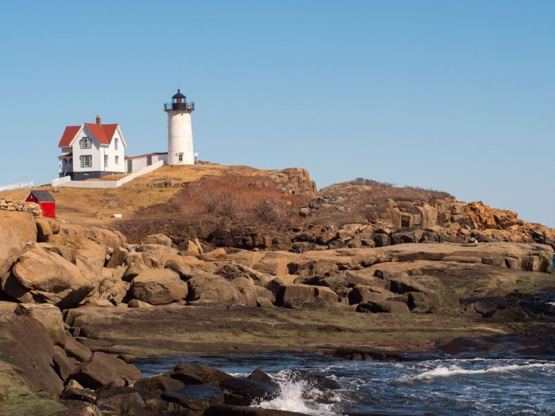 Cottage At Nubble Lighthouse - Directly on the water!