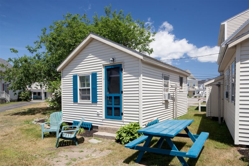 Short walk to Short Sands and Long Sands Beaches! Affordable vacation in York! Cottage #4
