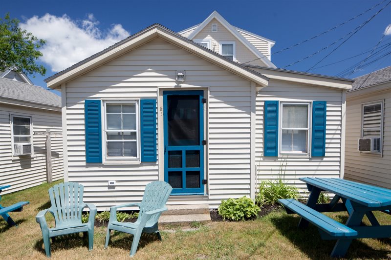 Short walk to Short Sands and Long Sands Beaches! Affordable vacation in York! Cottage #5