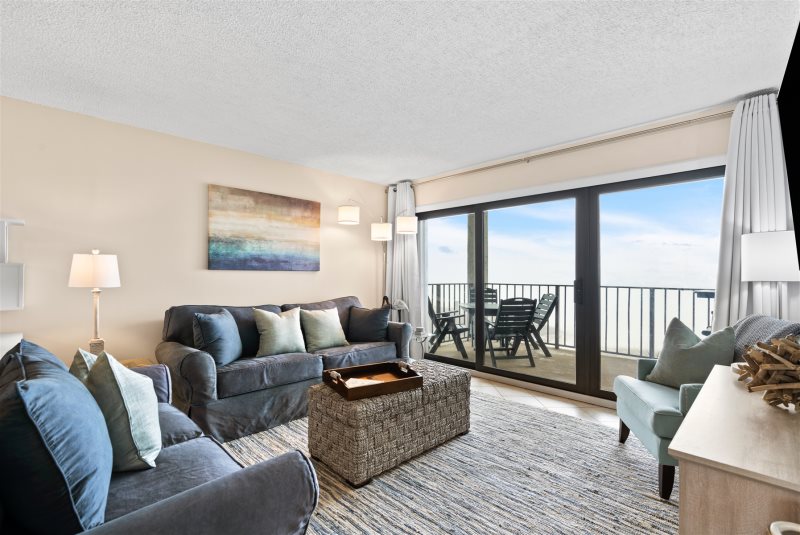 Beachfront Condo with Beautiful Ocean Views- Direct Beach Access and Pool
