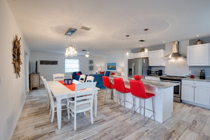 Lazy Lobster Up Fort Myers Beach Vacation Al Pet Friendly Beautiful Completely Renovated 2 Br Pier Area Upper Suite