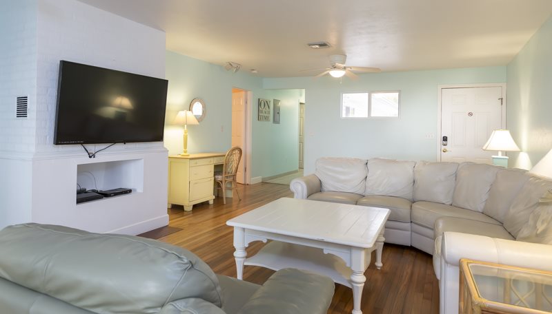 Crane N 6030 Fort Myers Beach Al Pet Friendly Back Of House Facing Beach