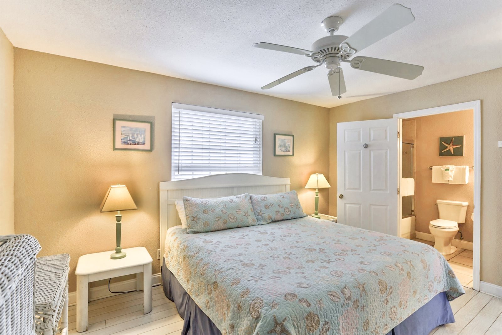Lazy Days| Fort Myers Beach Rental | Pet Friendly