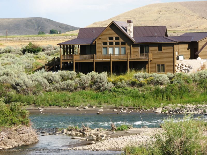 River frontage on the Clark`s Fork of the Yellowstone